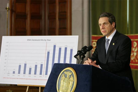 photo of Governor Cuomo at podium